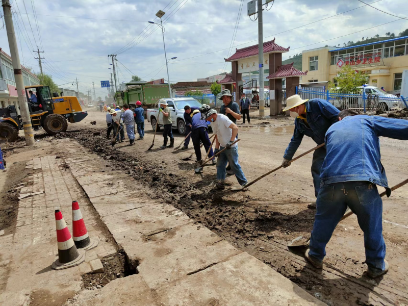 情系家鄉(xiāng)為人民 抗洪救災(zāi)勇?lián)?mdash;&mdash;物產(chǎn)工投公司黨員干部、團員青年奔赴災(zāi)區(qū)第一線搶險救災(zāi)