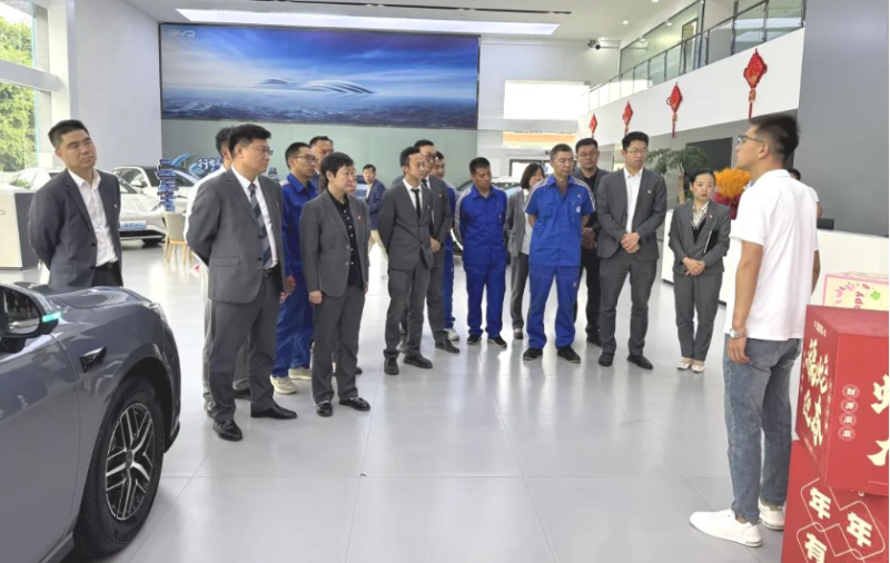 汽貿(mào)公司黨支部開(kāi)展&ldquo;走出去、學(xué)進(jìn)來(lái)，改作風(fēng)、促發(fā)展&rdquo;貫徹中央八項(xiàng)規(guī)定精神學(xué)習(xí)教育走深走實(shí)主題黨日活動(dòng)