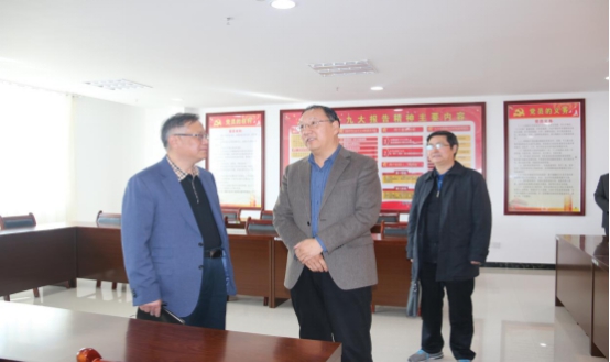 省委常委、省總工會(huì)主席馬吉孝等一行蒞臨青海物產(chǎn)集團(tuán)公司視察，調(diào)研指導(dǎo)道路貨運(yùn)企業(yè)建會(huì)、貨運(yùn)司機(jī)入會(huì)等工作