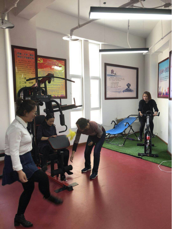 魅力女性、快樂巾幗